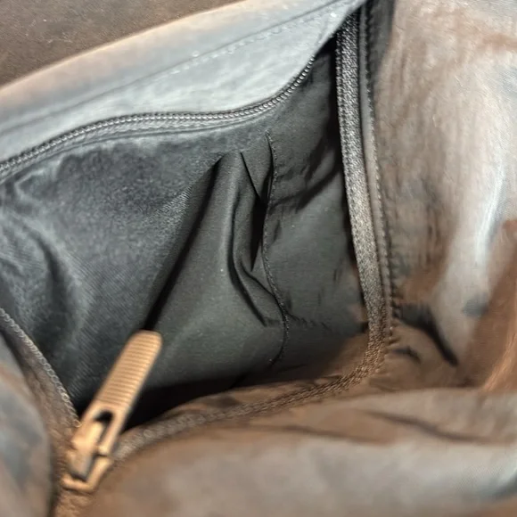 Lululemon Lightweight Insulated Shirt Jacket - Picture 6 of 16